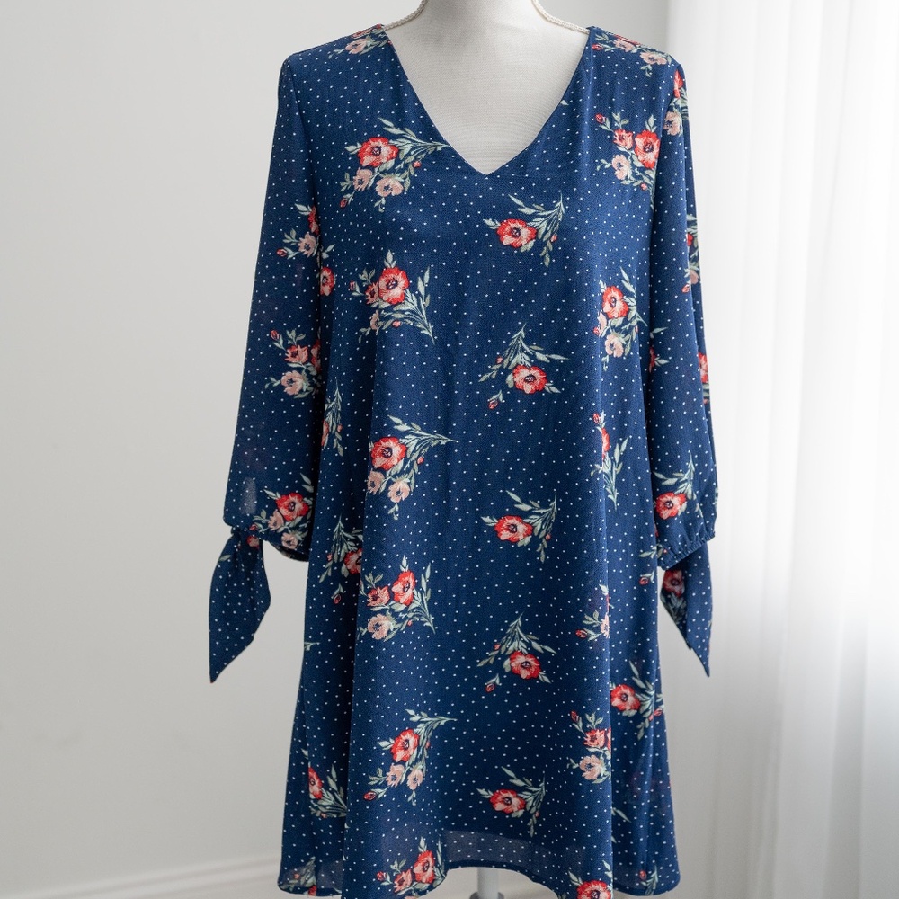 Mi Ami Dress Womens M Blue Floral Shift Tie Sleeve V-Neck Pullover Tie Sleeve